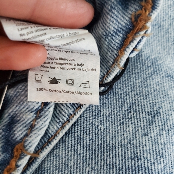 New! Refuge Denim Mom Relax High Rise Distressed Ripped Jeans. Size 9. - Picture 9 of 10